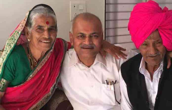 tatyarao-lahane-with-parent