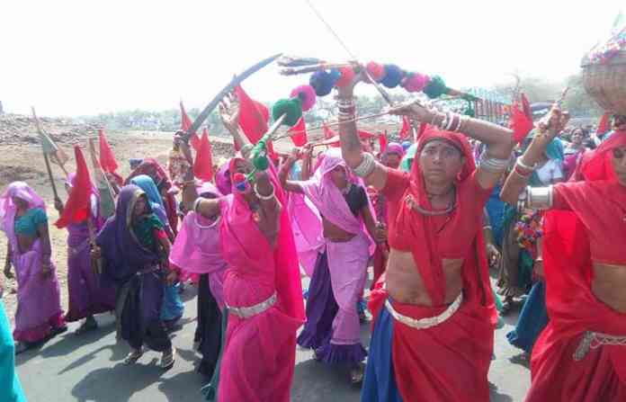 holi-ladies