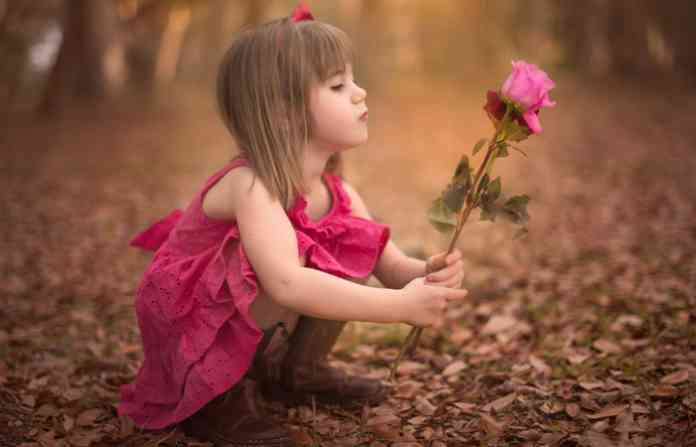 girl-with-rose