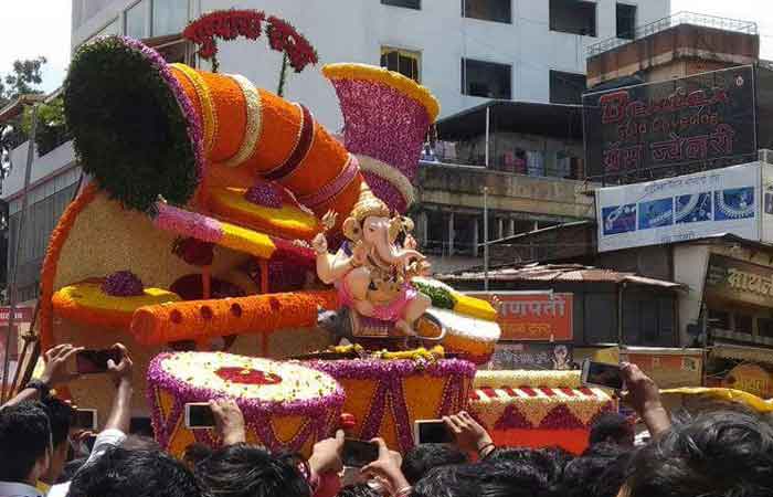 गुरुजी तालिम मंडळ: पुण्यातील मानाच्या गणपतींपैकी एक (फोटो: राजू हिंगे)