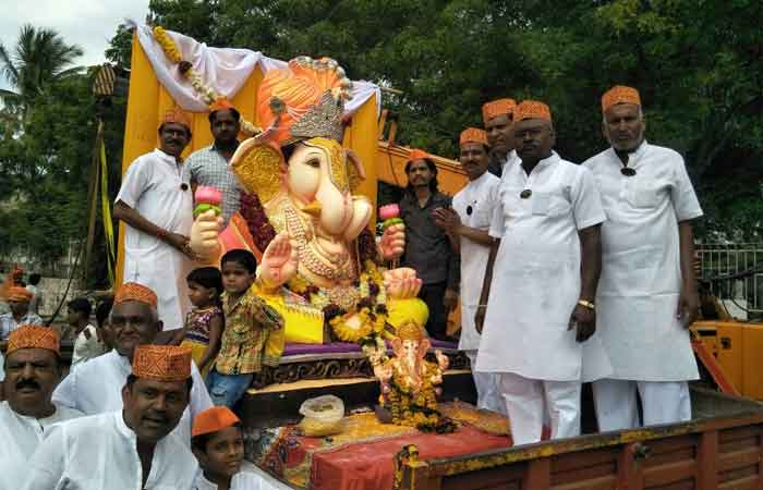 लातूर जिल्ह्यात गणेश विसर्जन मिरवणूकीस सुरुवात (फोटो: श्याम भट्टड)