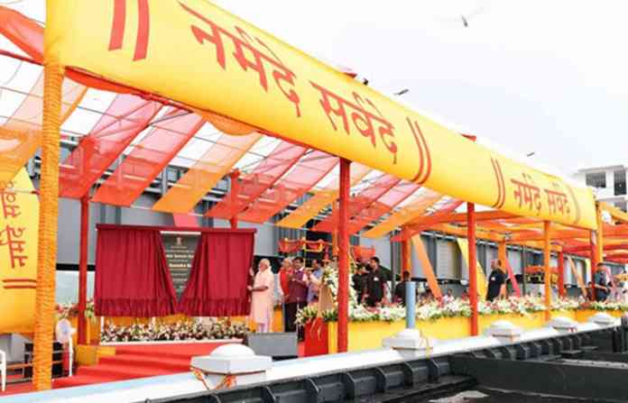pm-at-sardar-sarovar