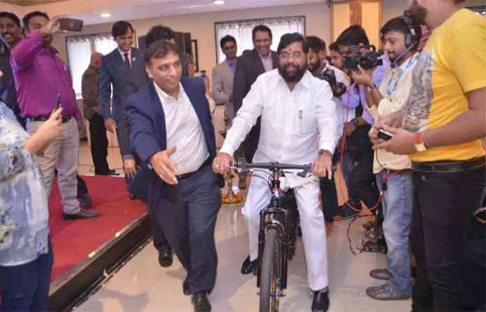 eknath-shinde-on-cycle