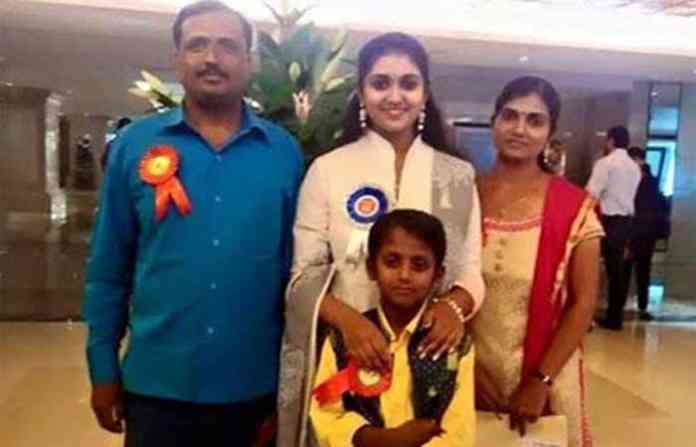 rinku-rajguru-with-family