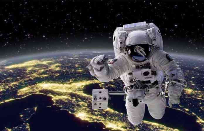 astronaut-new-year
