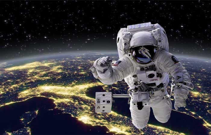 astronaut-new-year