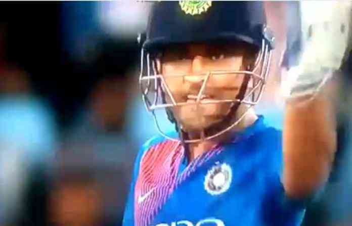 angree-dhoni