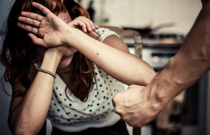 wooman-biting-fight