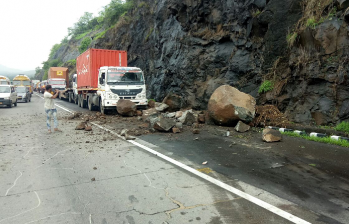 landslide-on-mumbai-pune-ew
