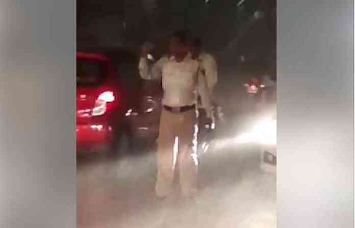 trafic-police-viral