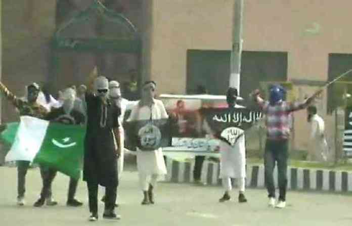 isis-flag-in-kashmir