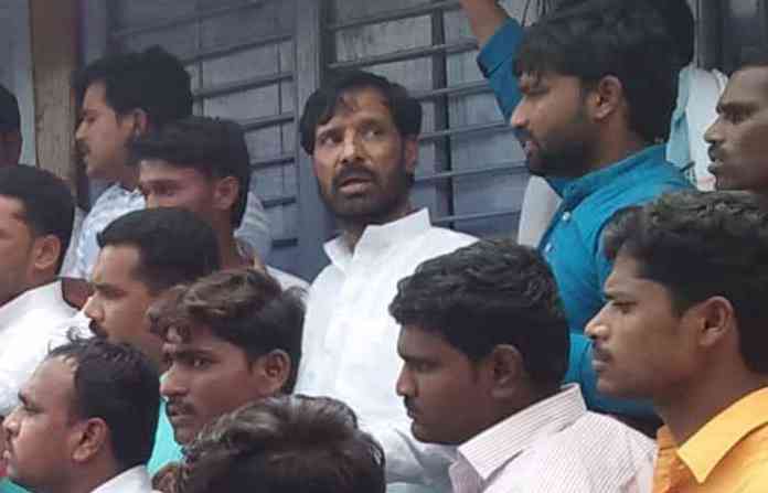 majalgaon-attack-on-mla