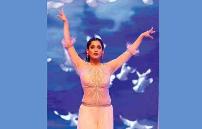 priya-bapat-unch-majha-jhok
