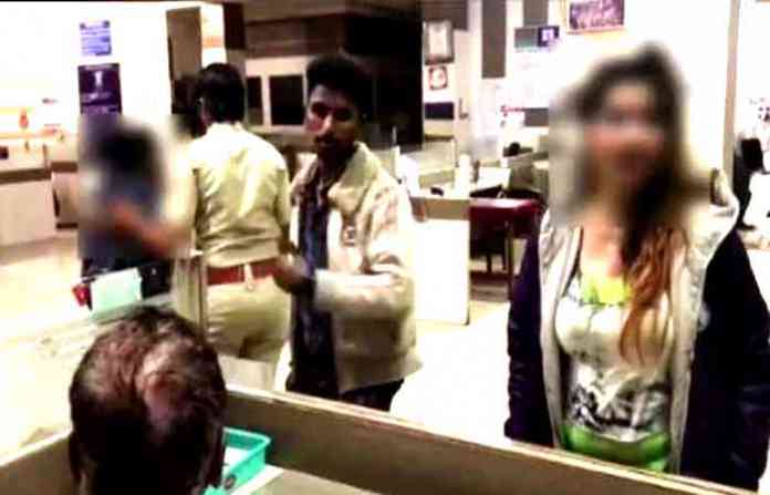 pune-drunk-girl