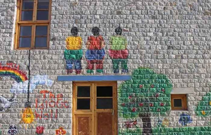 rancho-wall