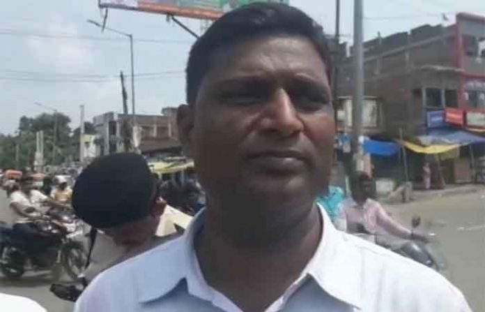 bihar-officer