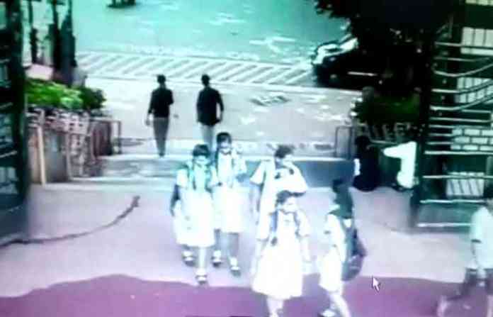 girls-in-convent-school-1