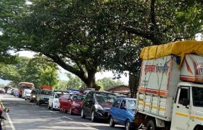 mumbai-goa-highway-traffic mumbai-goa-highway-traffic
