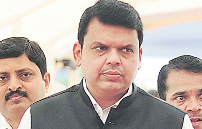 cm-fadnavis-close