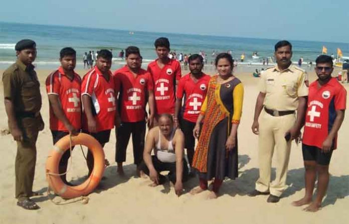 ganpatipule-life-guards ganpatipule-life-guards