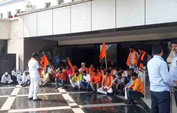 beed-shivsena-protest