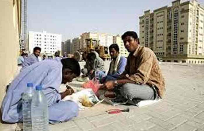 saudi-worker