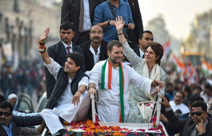 priyanka-gandhi-road-show-2