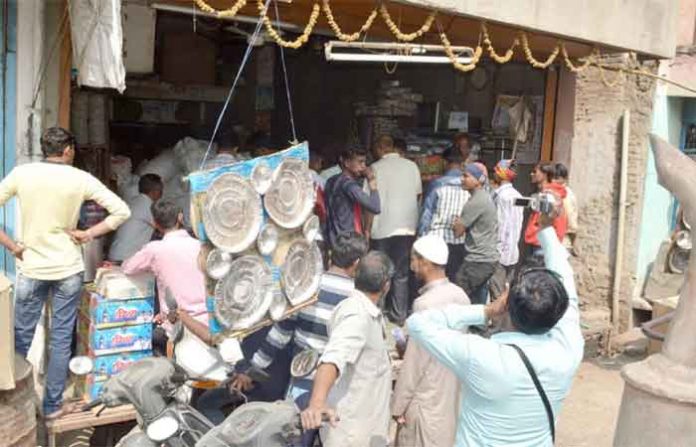 action-against-plastic-plate action-against-plastic-plate