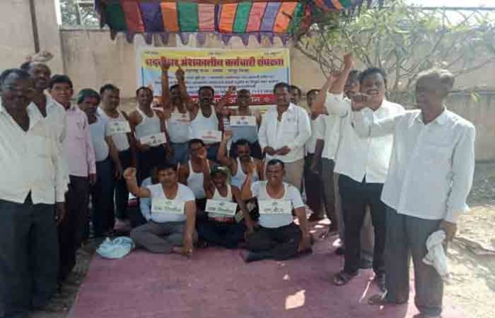 employee-agitation-13