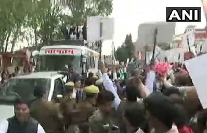 roadshow-in-lucknow roadshow-in-lucknow
