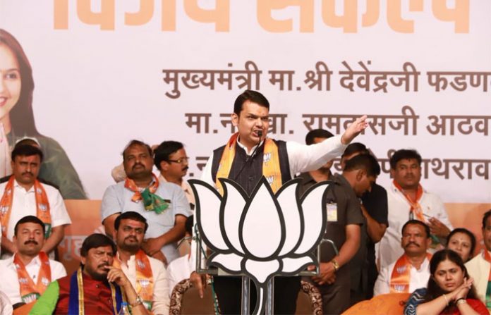 devendra-fadanvis-in-ambejo devendra-fadanvis-in-ambejo