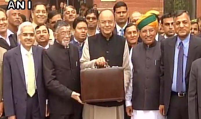 jaitley-with-budget-bag
