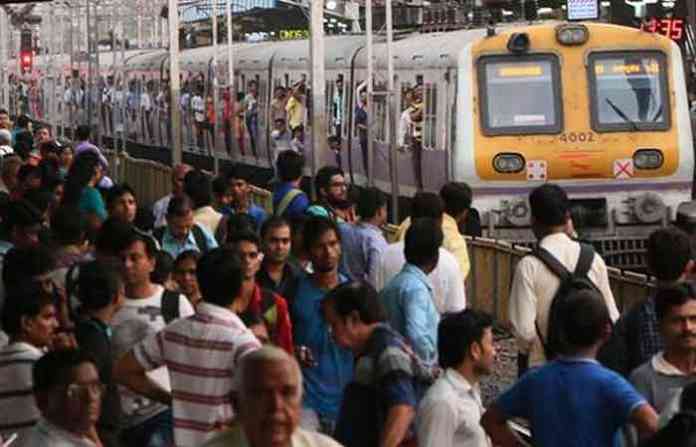 crowded-station