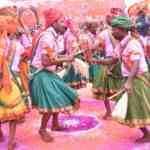 holi-4