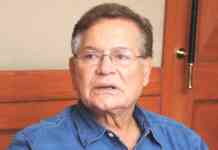 ज्येष्ठ पटकथा लेखक सलीम खान लीलावती रुग्णालयात दाखल; वडिलांच्या भेटीसाठी सलमान खानही पोहोचला