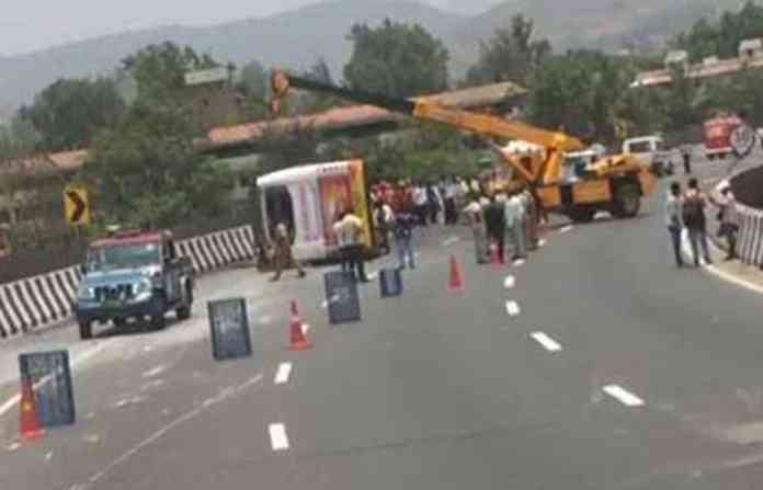 mumbai-pune-expressway-acci