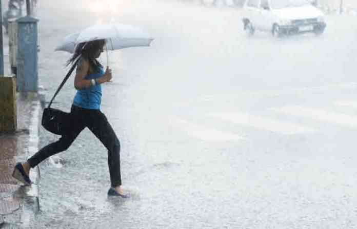 rain-and-women-with-umbrell