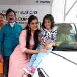 nakushi-with-car