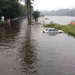 mutha-river-water-on-road
