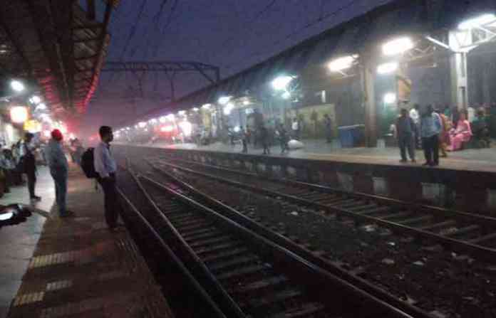 fog-railway-ambernath