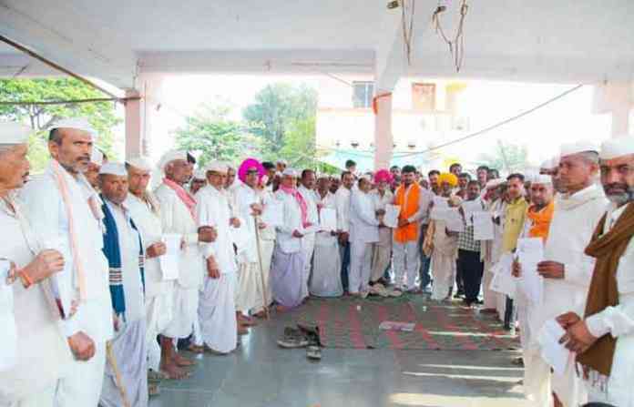beed-sena-frmer