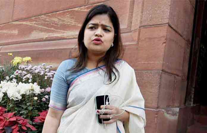 poonam-mahajan