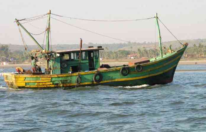 fishing_boat_goa_india-1