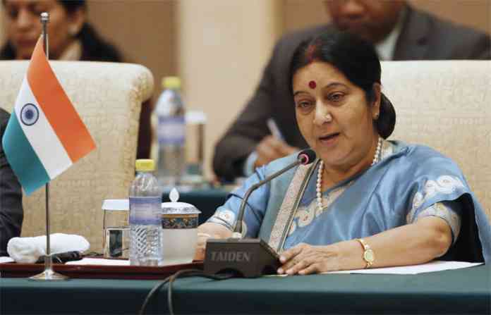 sushma-swaraj-with-indian-f