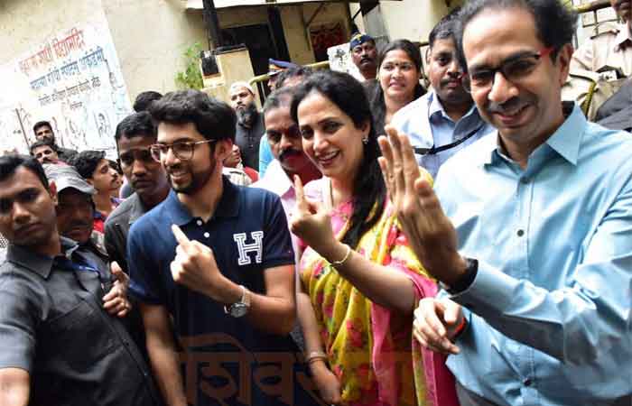 uddhav-thackeray-family
