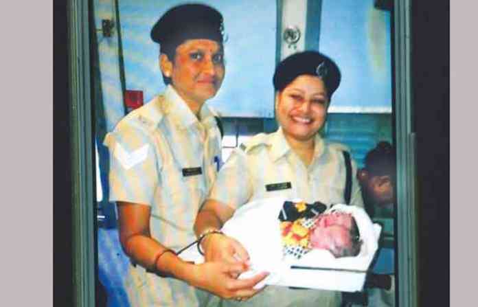twin-born-in-train