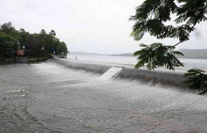 vihar-lake-overflow