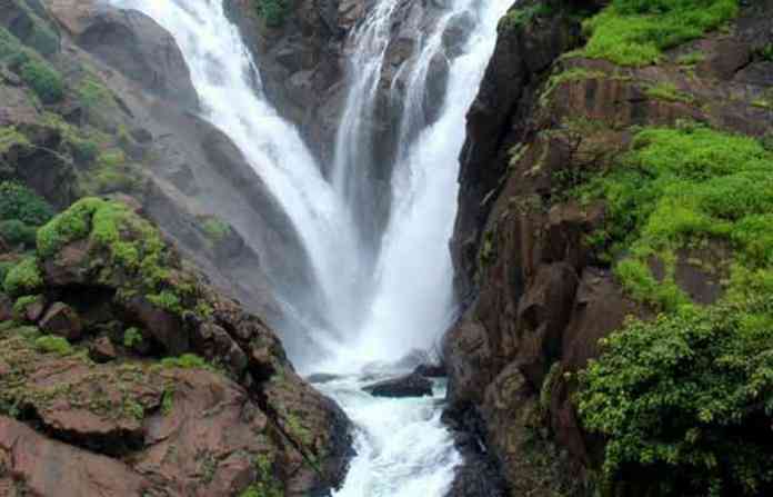 waterfall-in-bhudergad