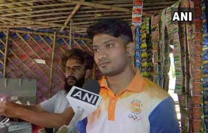 harish-medal-winner-sells-t