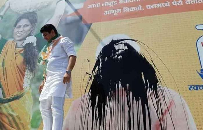 black-on-modi-face black-on-modi-face